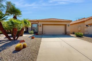 Village Terrace Retreat - Peoria - 0