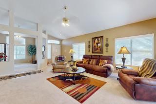 Village Terrace Retreat - Peoria - 7