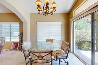 Village Terrace Retreat - Peoria - 5