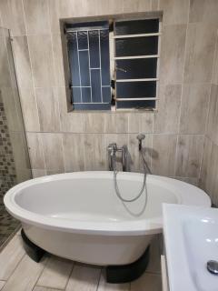 Limewood Deluxe 1 - Sandton - 0