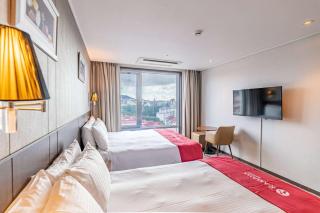 Ramada by Wyndham Jeju City Hall - Jeju - 2