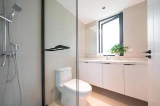 Eastern Hub - ZhongShan Park Branch Three Bedroom Bright French Windows, Open Kitchen in Downtown Area - 3