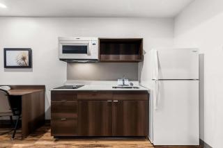 WoodSpring Suites Corona - Corona - 1