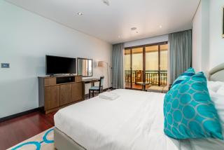 Luxe Getaways Royal Amwaj Palm Jumeirah Resort Apartment Holiday Home - Dubai - 4