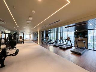 Luxury 2-Bedroom Apt with Spectacular Sea Views - Dubai - 9