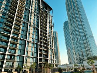 Luxury 2-Bedroom Apt with Spectacular Sea Views - Dubai - 2