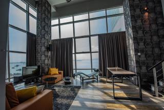 Panoramic Seaview Maritime Suites - George Town - 0