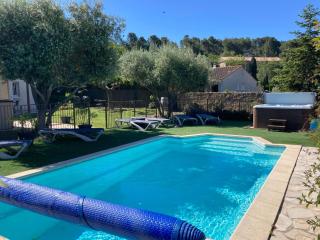 Picturesque villa with swimming pool - 0