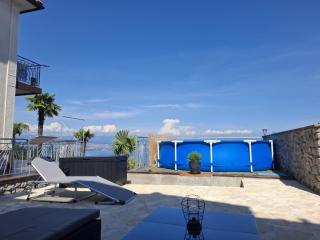 Cozy Lovran Apartment with Private Pool and Sea View - Lovran - 1