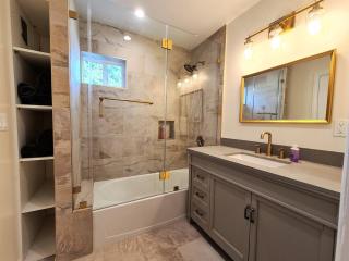 Prime LA 2 bedroom & 3 bath home Beverly Hills adj - 9