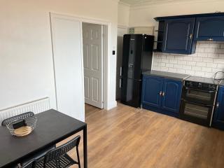 En-suite Room Near City Center 4 - 3