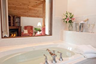 Stonecroft Country Inn - 9