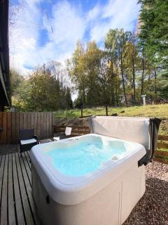 Kaoglen-Blossom-Hot tub-Cairngorms-Pet Friendly - 2