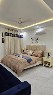 LUXE Studio near EXPO, SKMCH - Lahore - 1