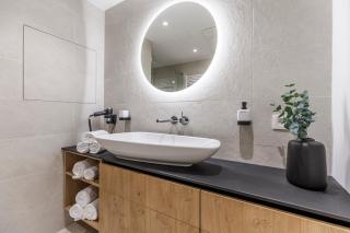 Vista Apartments - 2