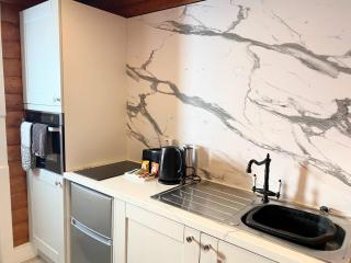 Kaoglen-Spruce-Hot Tub-Forrest Setting-Pet Friendly - 2