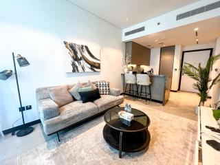 Chic 1-Bedroom with Epic Burj Khalifa Views - 6