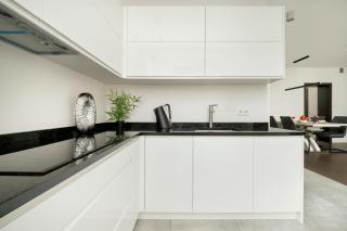 Modern Apartment with SmartTV & WiFi by Noclegi Renters - Łódź - 8