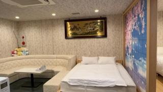 梟の宿 岛之内1号馆B1层 步行300m至道顿堀!徒步5分钟日本桥站! 心斋桥8分钟 黑门市场15分种徒步圈内 !中央区古风民宅2间房可住6人 - Osaca - 0