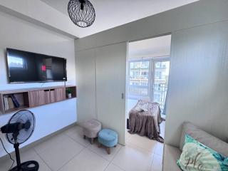 Relaxing Hideaway w Balcony Views at Cool Suites - Tagaytay - 2
