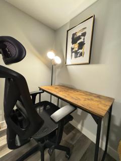 Modern 2 bedroom suite - 6