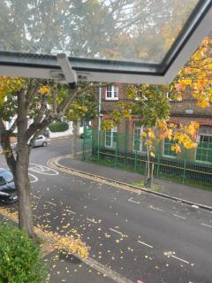 Spacious Room near central london - 6