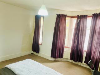 Spacious Room near central london - 8