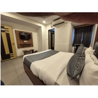Hotel Anupam - Ahmedabad - 3
