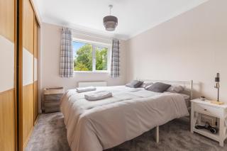 Modern Serenity in Langley Vale - 6