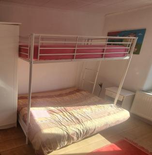 Relax, Cozy and Welcoming Room Near train station - - 3