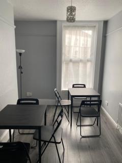 Twin Room - Botanic, Belfast - 7