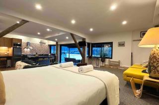 Luxe Studio with Lake and Mountain Views - Queenstown - 6
