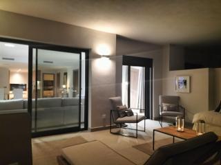De Luxury - 1