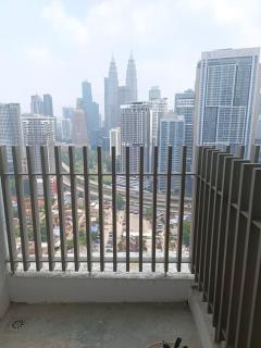 COL 23aA Cozy KLCC View & Infinity Pool Studio - 1