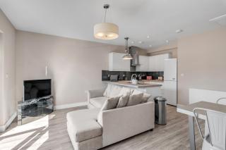 2-Bed on Dereham Road with Balcony Flat B - 8