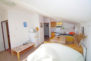 Ferienwohnung in Fažana mit Garten und Grill - Valbandon - 2