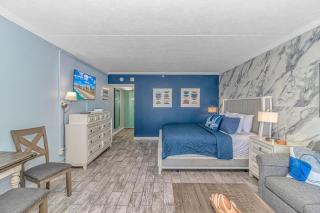 Immaculate Ocean View King Suite!- Grande Cayman Resort Unit 437 - Sleeps 4 Guests! - Myrtle Beach - 2
