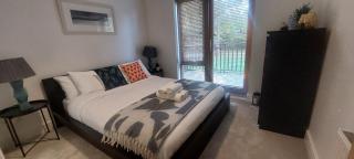 Elegantly Refurbed 2BD in Shankill - 3km from Bray - 5