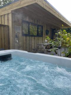 Copper Beech Lodge with Hot Tub, Games Room, Fire Pit - Toppesfield - 0