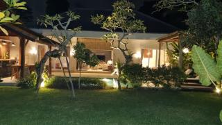 New 4 BR Villa surrounded by Jungle and Ricefields - Ubud - 0