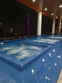 COL25A KL Tower Balcony 1Bedroom & Infinity Pool KLCC View - 3