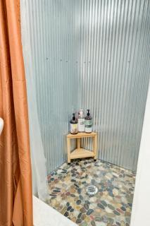 2 Bed 1 Bath-Sleeps 5 to 6 Near RRG Large Deck - Beattyville - 6