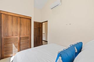 Stylish Condo in the Heart of Las Catalinas with Vibrant Design & Exclusive Beach Club Access - 4