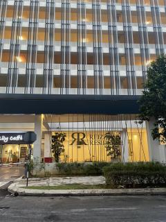 Reizz Residence By Travel Suites - 1