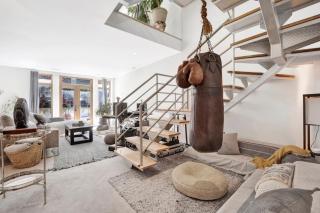 Designer Smart Home - Chicago - 2