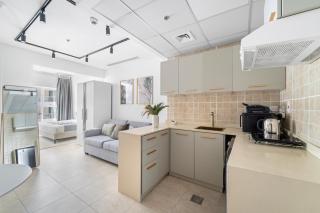 Modern Studio Apartment in JLT - Dubai - 2