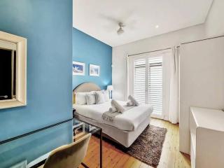 3 bedrooms , sleeps six heart of Cape Town - 4