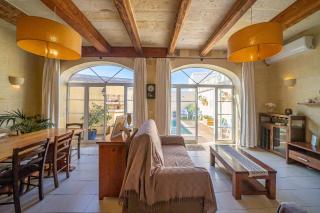 4 Bedroom Holiday Home with Private Pool - 1