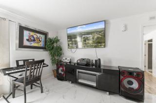 Palm Coast Mansion 10min to Beach Fun Groups - Palm Coast - 5