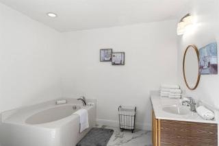 Palm Coast Mansion 10min to Beach Fun Groups - Palm Coast - 3